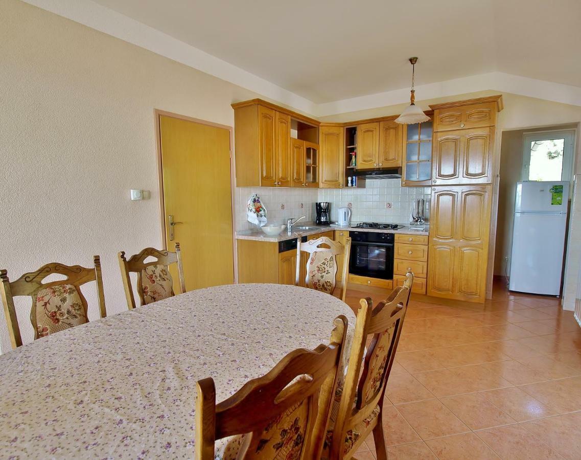 Apartmani Andelo I Ruzica Mundanije Bagian luar foto