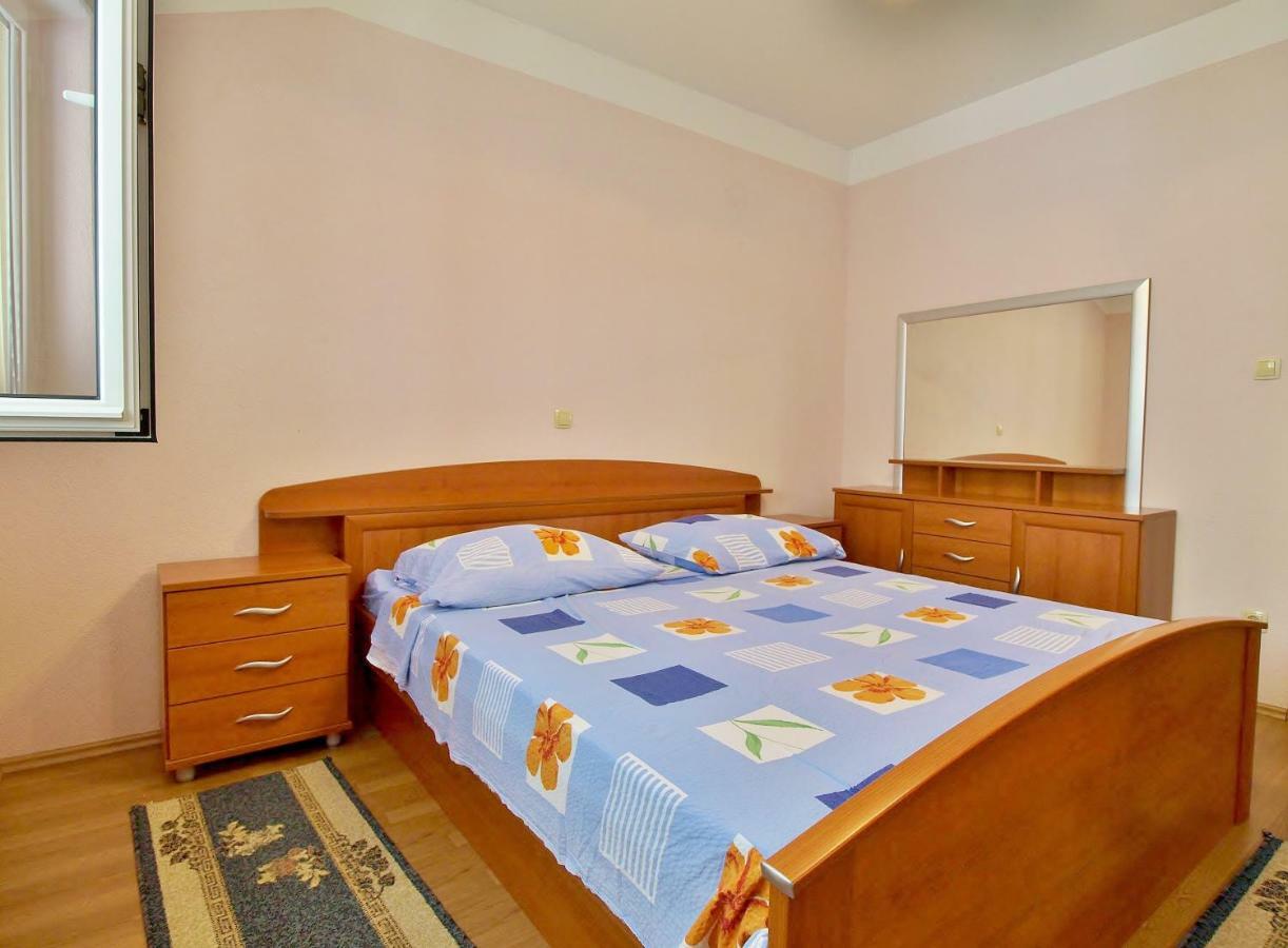 Apartmani Andelo I Ruzica Mundanije Bagian luar foto