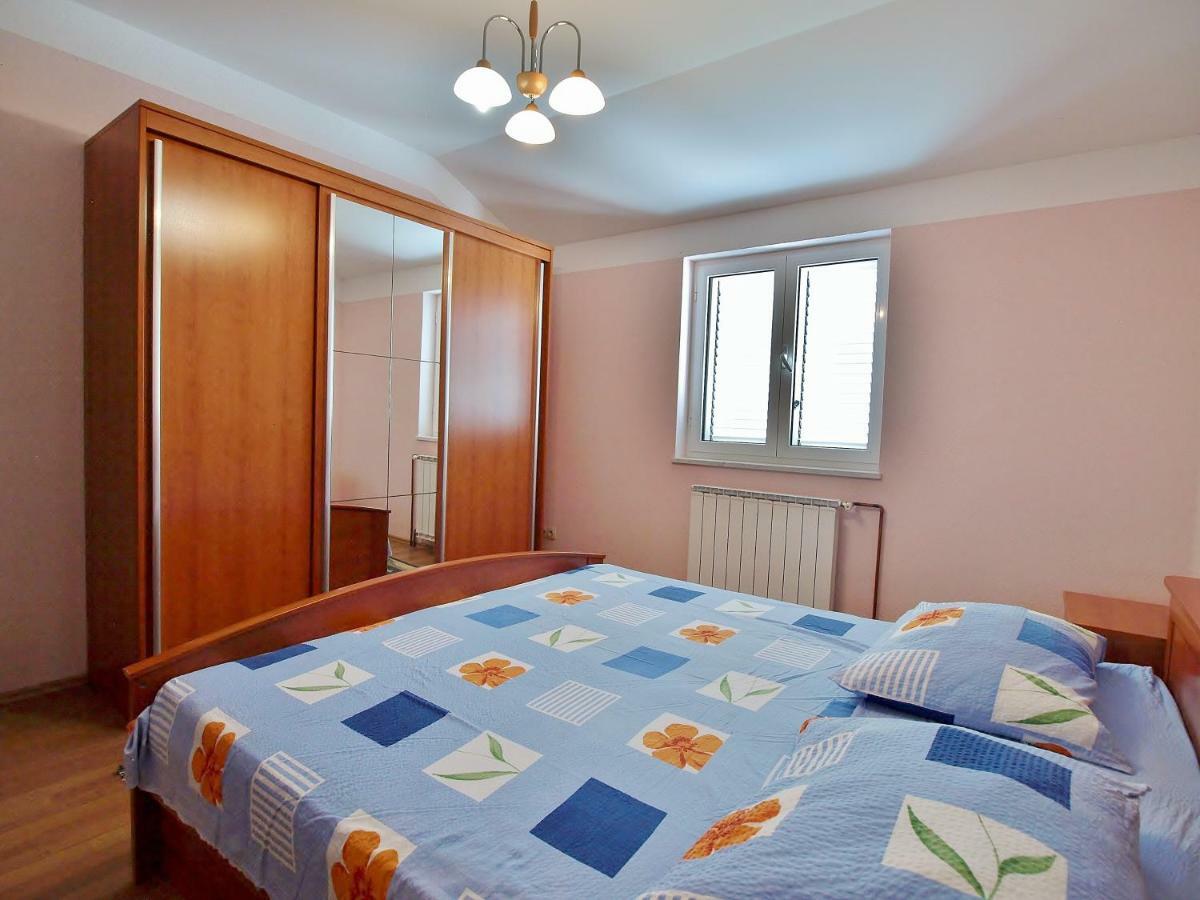 Apartmani Andelo I Ruzica Mundanije Bagian luar foto