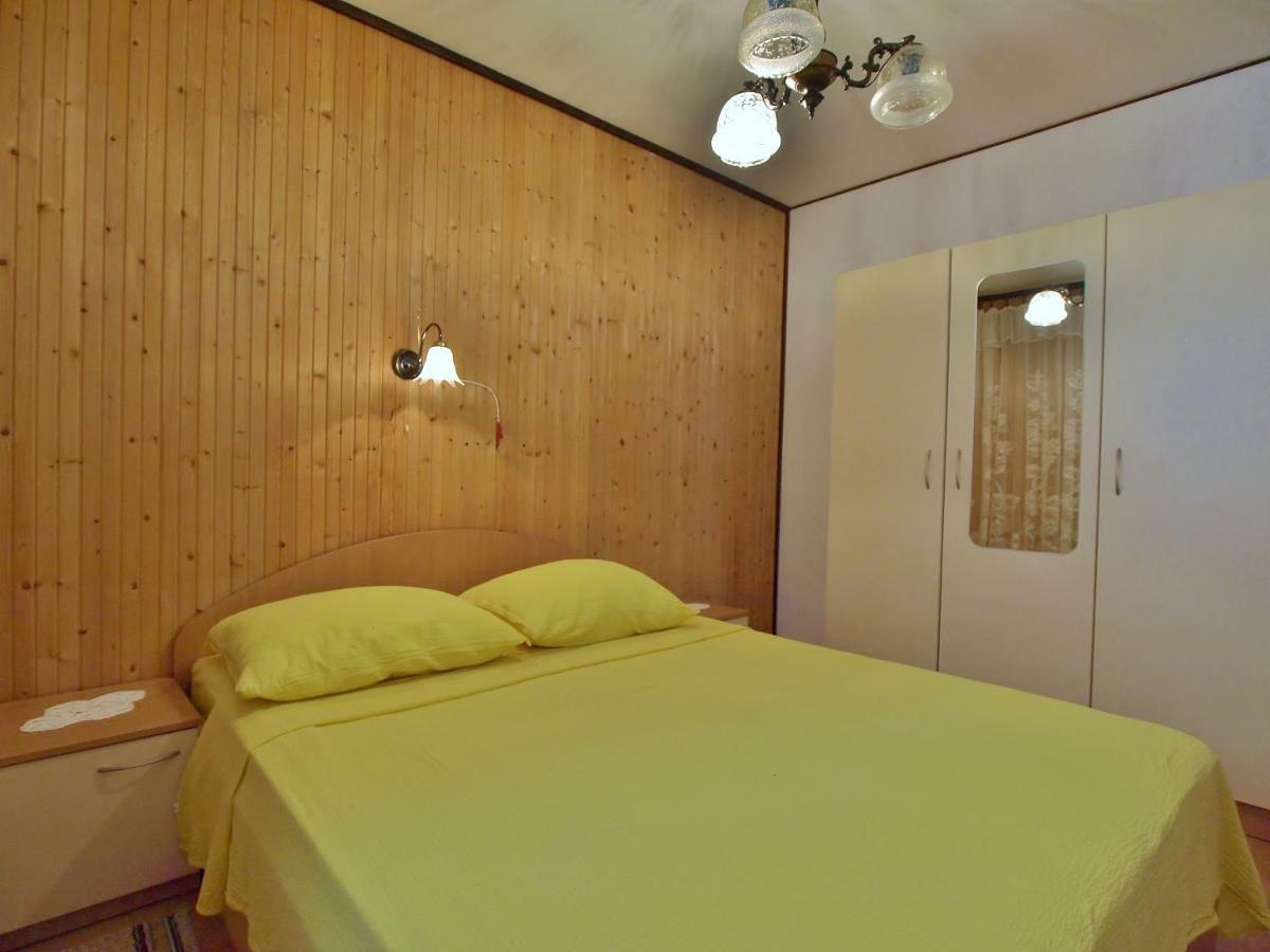 Apartmani Andelo I Ruzica Mundanije Bagian luar foto